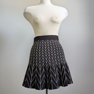 Black and White Chevron Skater Pleated Mini Skirt Holiday Office Work Wear